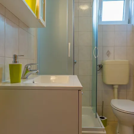 Lägenhet Renoviertes Nur 150 Meter Zum Mit Jacuzzi, Meerblick, Pool, Billardtisch