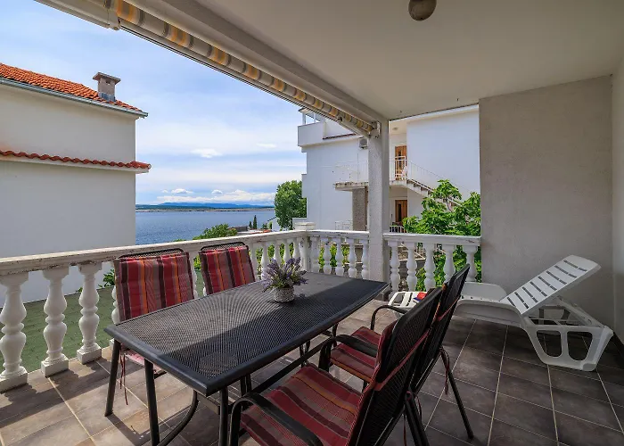 Renoviertes Nur 150 Meter Zum Mit Jacuzzi, Meerblick, Pool, Billardtisch * ドラマリ
