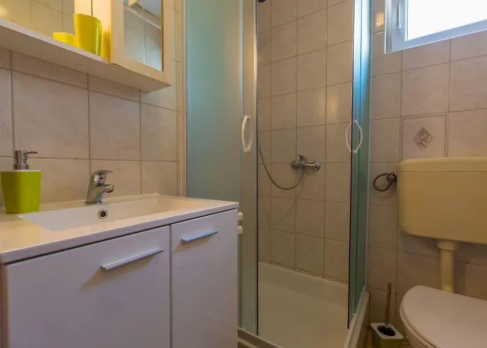 Renoviertes Nur 150 Meter Zum Mit Jacuzzi, Meerblick, Pool, Billardtisch