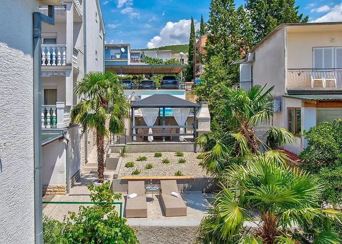 Renoviertes Nur 150 Meter Zum Mit Jacuzzi, Meerblick, Pool, Billardtisch アパート ドラマリ
