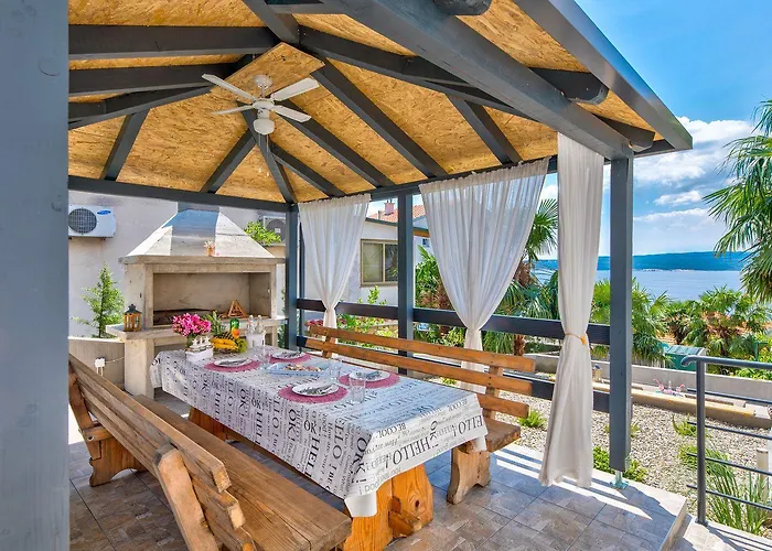 Renoviertes Nur 150 Meter Zum Mit Jacuzzi, Meerblick, Pool, Billardtisch