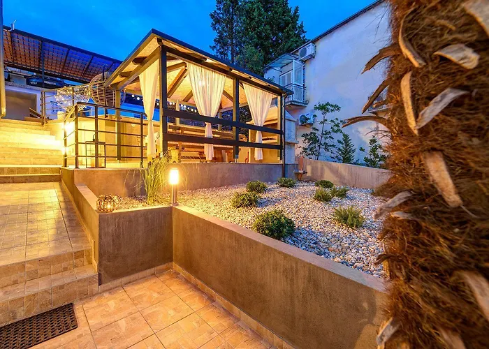 Renoviertes Nur 150 Meter Zum Mit Jacuzzi, Meerblick, Pool, Billardtisch アパート *