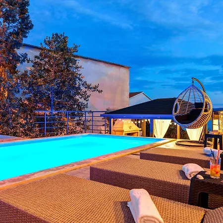 Renoviertes Nur 150 Meter Zum Mit Jacuzzi, Meerblick, Pool, Billardtisch Lejlighed *
