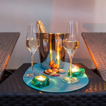 Renoviertes Nur 150 Meter Zum Mit Jacuzzi, Meerblick, Pool, Billardtisch Dramalj