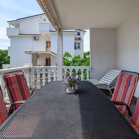 Renoviertes Nur 150 Meter Zum Mit Jacuzzi, Meerblick, Pool, Billardtisch Lejlighed Dramalj