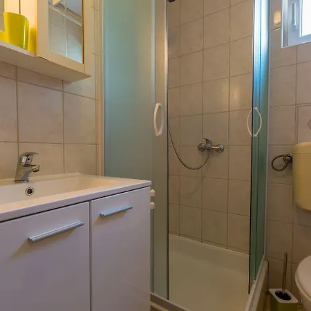 Renoviertes Nur 150 Meter Zum Mit Jacuzzi, Meerblick, Pool, Billardtisch