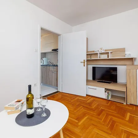 Apartamento Renoviertes Nur 150 Meter Zum Mit Jacuzzi, Meerblick, Pool, Billardtisch Dramalj