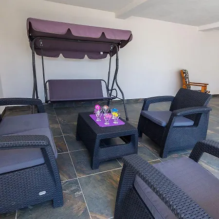 Renoviertes Nur 150 Meter Zum Mit Jacuzzi, Meerblick, Pool, Billardtisch * Dramalj