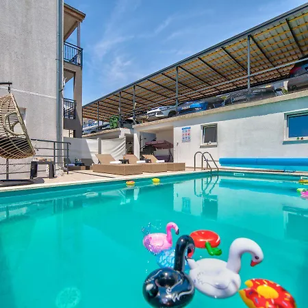 Renoviertes Nur 150 Meter Zum Mit Jacuzzi, Meerblick, Pool, Billardtisch Apartamento Dramalj