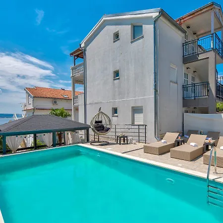 Lejlighed Renoviertes Nur 150 Meter Zum Mit Jacuzzi, Meerblick, Pool, Billardtisch Dramalj