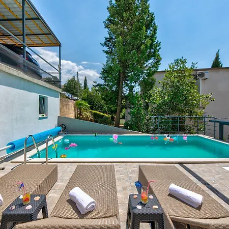 Renoviertes Nur 150 Meter Zum Mit Jacuzzi, Meerblick, Pool, Billardtisch *