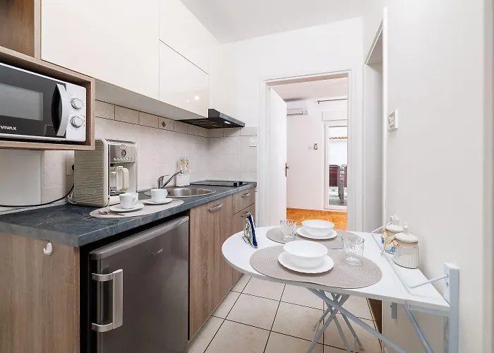 Apartament Renoviertes Nur 150 Meter Zum Mit Jacuzzi, Meerblick, Pool, Billardtisch *