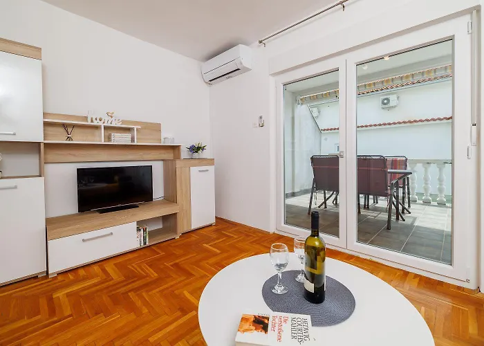 Renoviertes Nur 150 Meter Zum Mit Jacuzzi, Meerblick, Pool, Billardtisch Apartament *